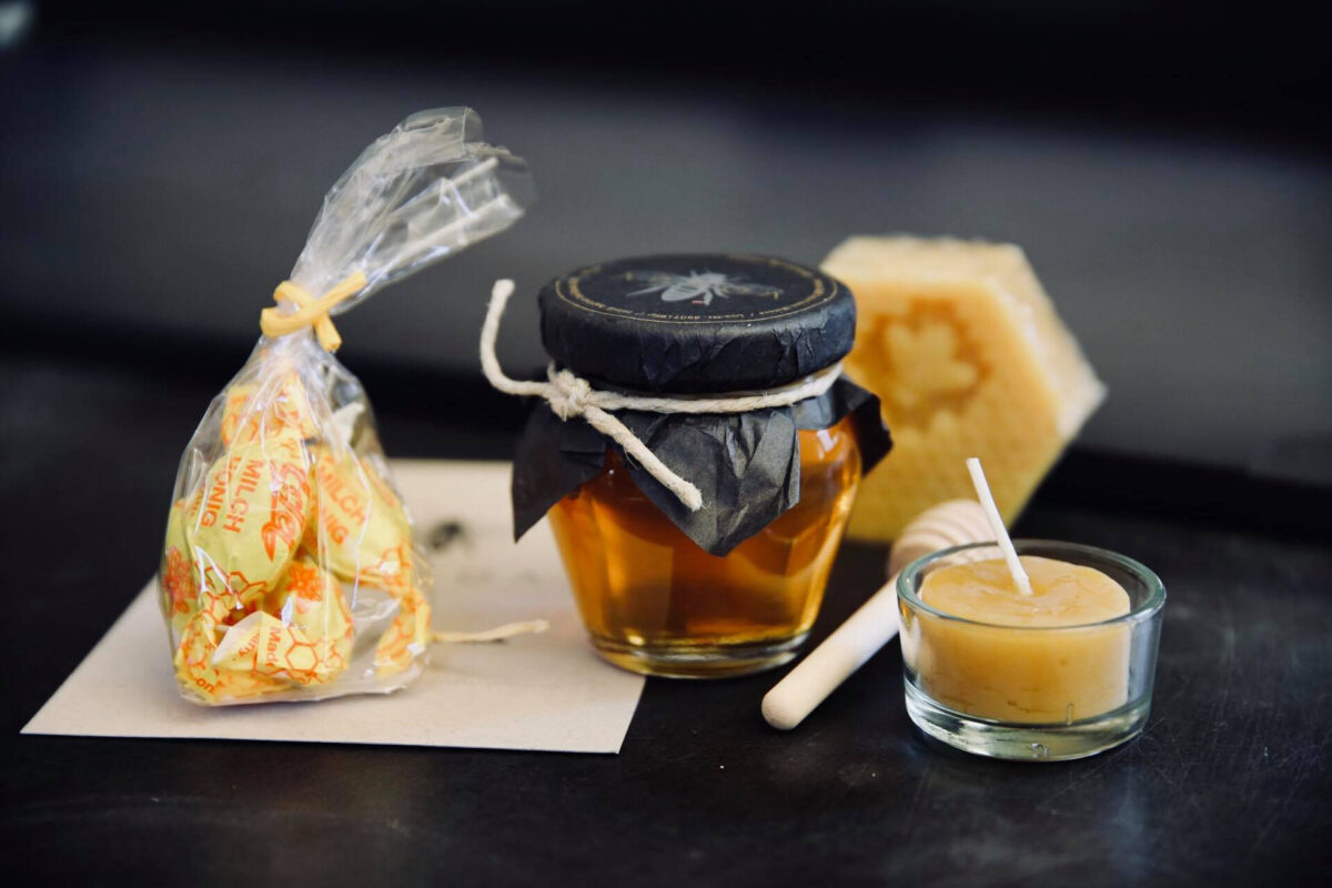 Gigergraphics News Aproa4 Gigergraphics - Grafik / Cartoons / Werbekampagnen / Webdesign / Karikaturen / Illustrationen / Logos / Corporate Design