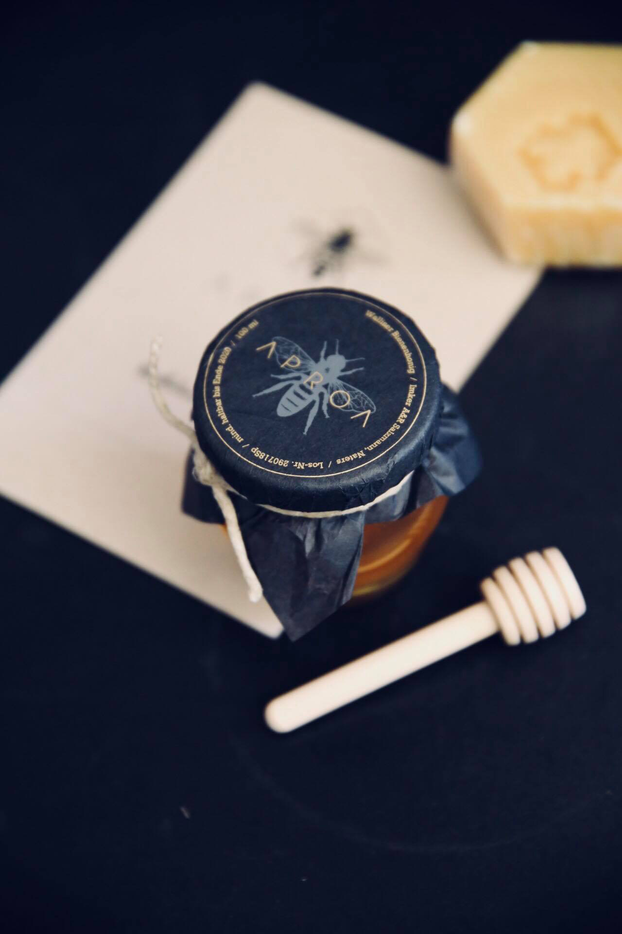 Gigergraphics News Aproa6 Gigergraphics - Grafik / Cartoons / Werbekampagnen / Webdesign / Karikaturen / Illustrationen / Logos / Corporate Design